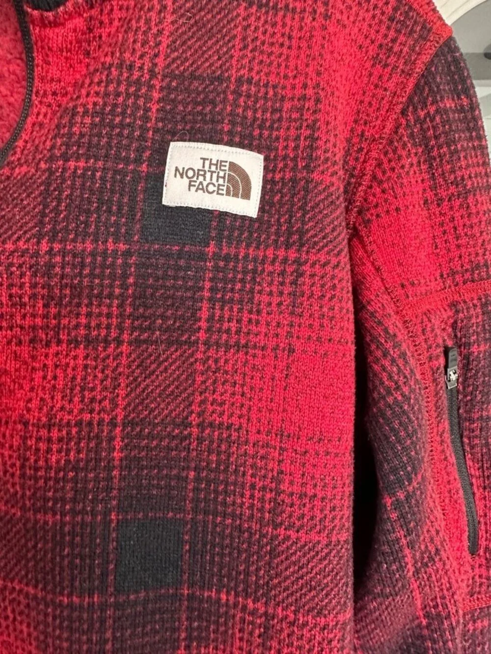 The North Face Men's M Novelty 1/2 Zip Fleece Red Black Buffalo Check